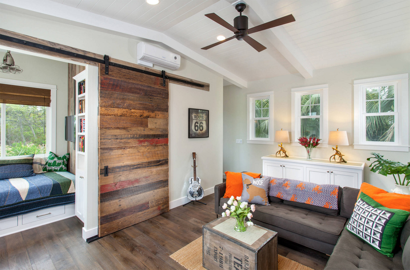 15-ways-in-which-you-could-creatively-use-barn-door-in-home