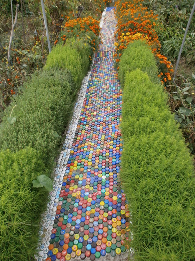 Amazing Ideas on How to Reuse Plastic Bottles in Garden – Fantastic ...